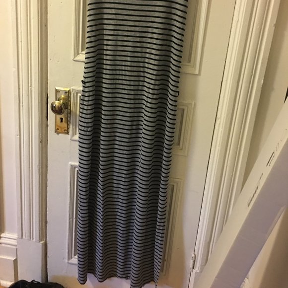 HKR Dress - Picture 4 of 4